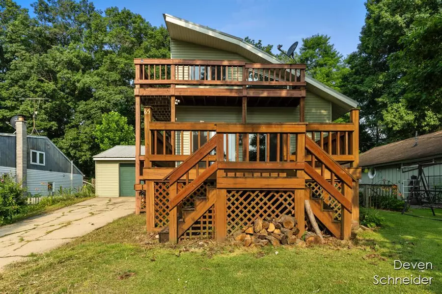65 Sundago Park Street, Hastings Twp, MI 49058