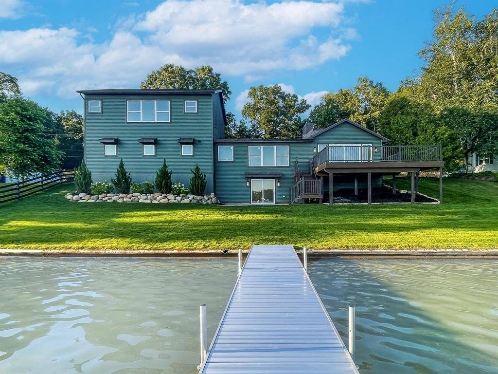 12475 Oakwood Shores Street, Yankee Springs Twp, MI 49348