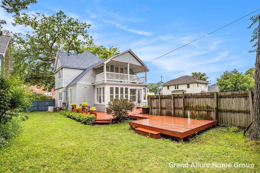 1718 Madison Avenue SE, Grand Rapids, MI 49507