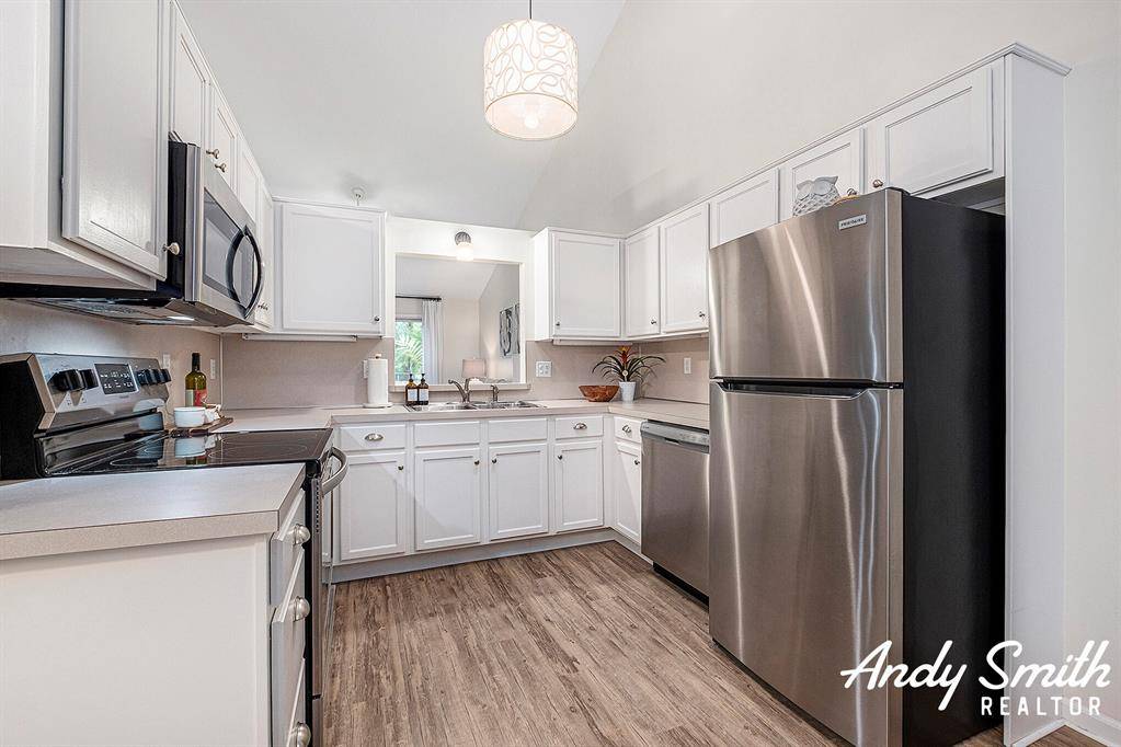 Holland Twp, MI 49424,319 Nestlewood Drive 3