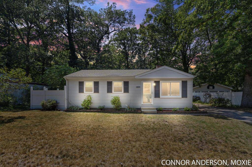 1828 Dykhouse Avenue, Grand Haven, MI 49417
