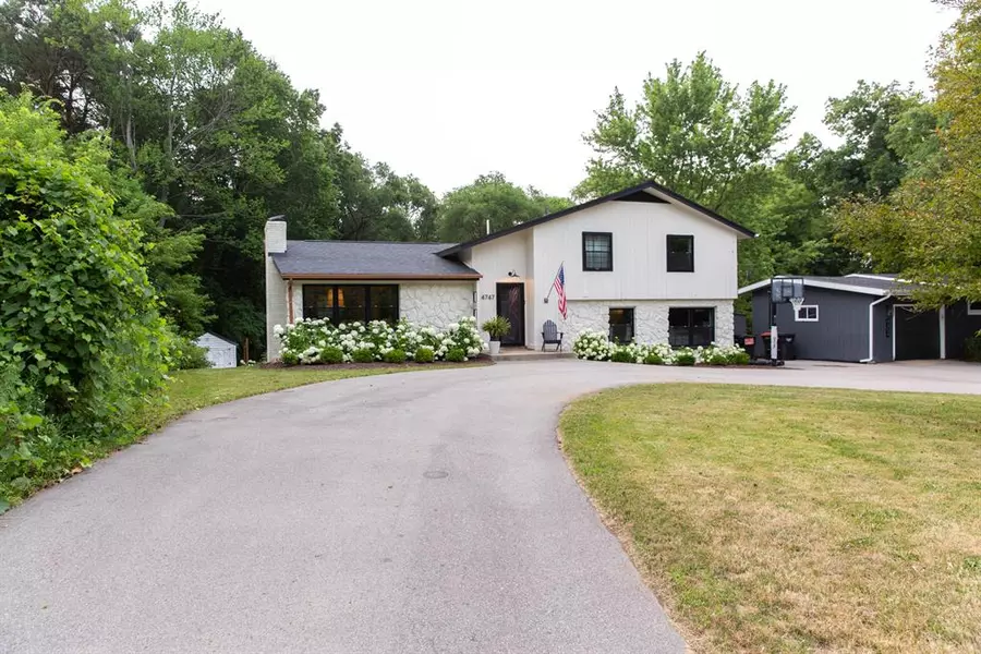 4747 Burton Street SE, Kentwood, MI 49546