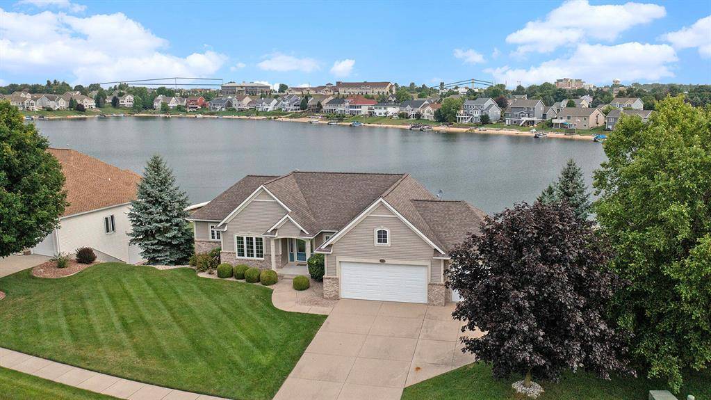 2269 Pleasant Pond Drive SW, Byron Twp, MI 49315