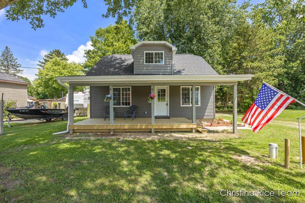 118 Clark Street, Belvidere Twp, MI 48886