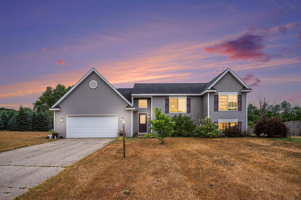 14609 Ivorystone Drive NE, Nelson Twp, MI 49319