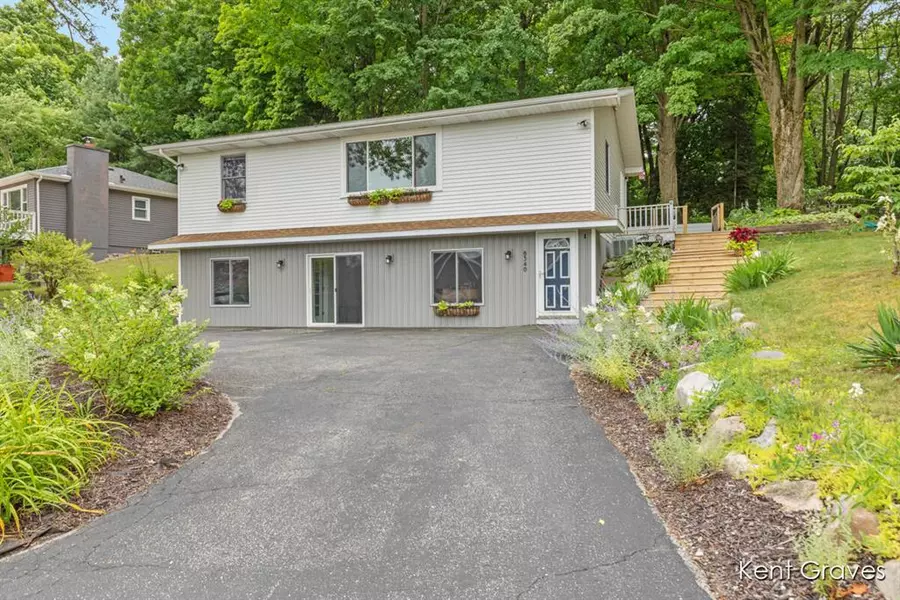 8340 Je-NE-Be Drive NE, Courtland Twp, MI 49341