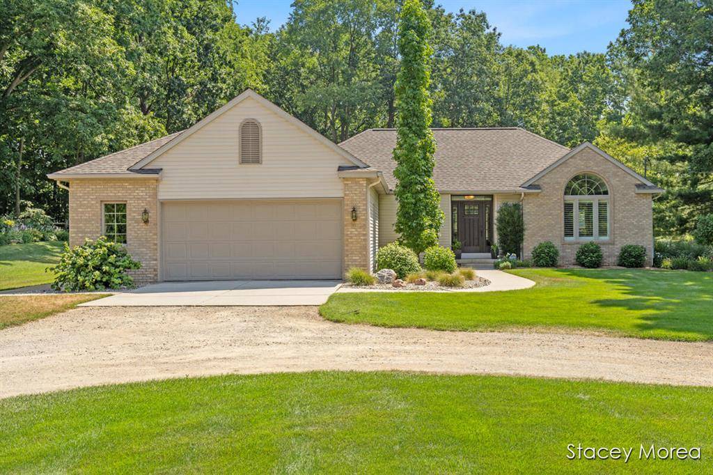 701 Kolehouse Road, Algoma Twp, MI 49345