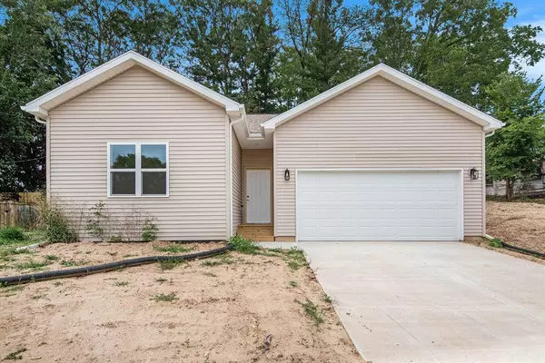 433 Carpenter Avenue NW, Grand Rapids, MI 49504