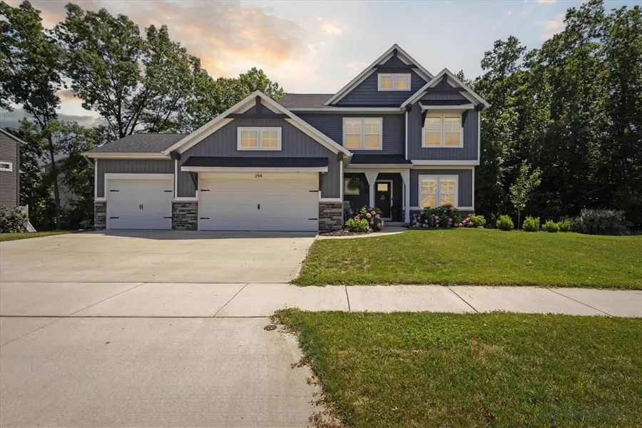 294 Glenbrook Drive NE, Rockford, MI 49341