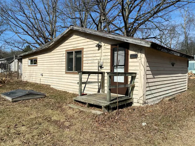 4077 2nd Avenue, Big Prairie Twp, MI 49337