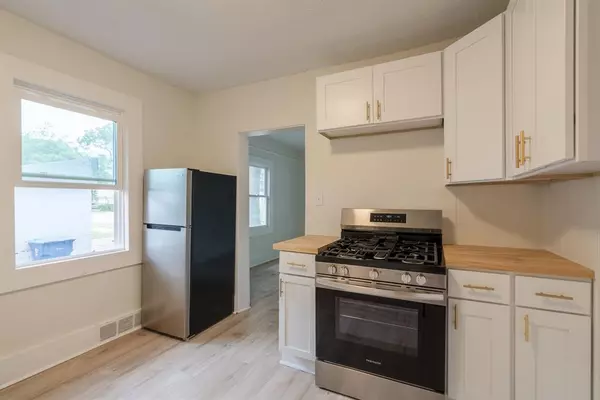 Muskegon, MI 49442,419 E Forest Avenue