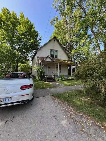 110 Clinton Street, South Haven, MI 49090