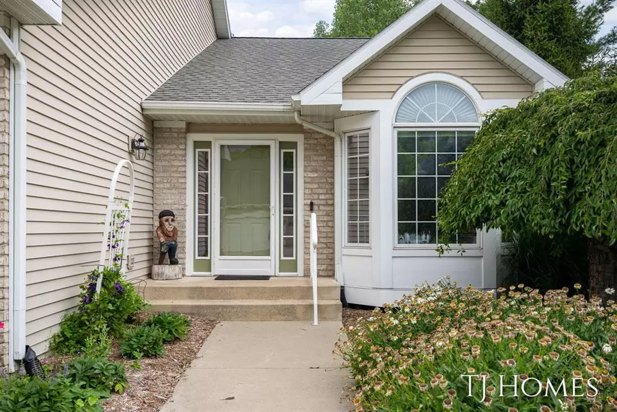 2359 Whimbrel Court NE, Grand Rapids, MI 49505