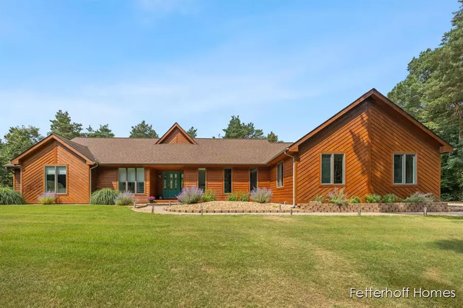 111 Sagamore Trail SE, Vergennes Twp, MI 49331