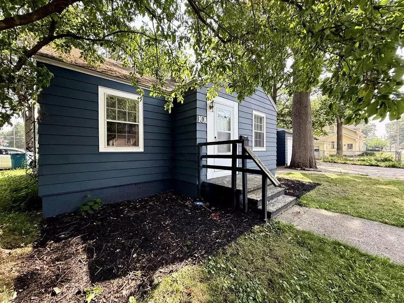 101 W Maplewood Avenue, Muskegon Heights, MI 49444