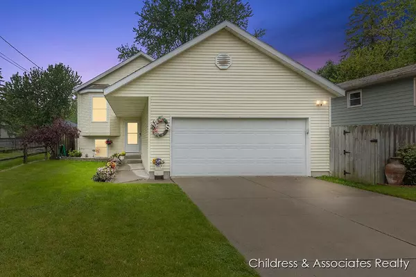 1300 Lancaster Avenue NW, Grand Rapids, MI 49504