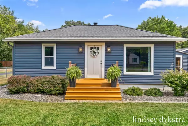 3740 Benjamin Avenue NE, Grand Rapids, MI 49525