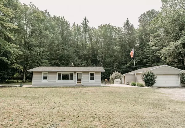 5421 W Angling Road, Hamlin Twp, MI 49431