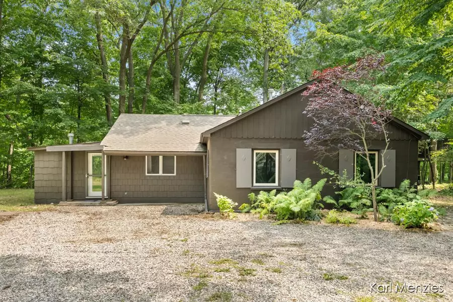 5820 Verta Drive NE, Plainfield Twp, MI 49306