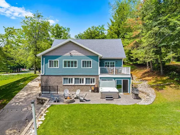 9190 W Marywood Drive, Mecosta Twp, MI 49346