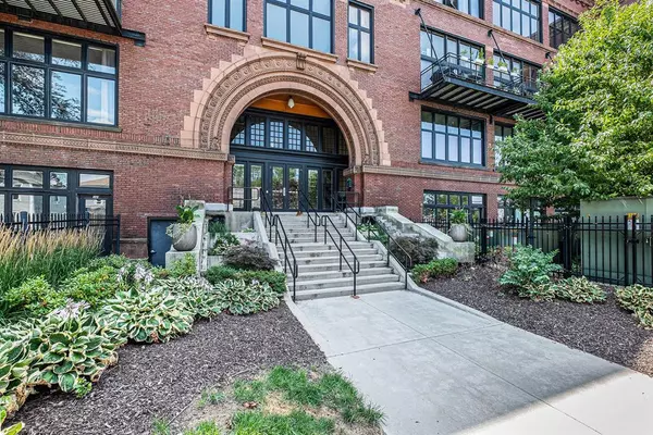Grand Rapids, MI 49504,600 Broadway Avenue NW 206