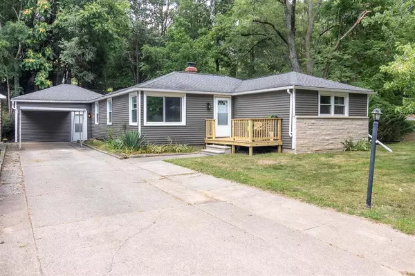 2306 Benton Avenue, Kalamazoo, MI 49008