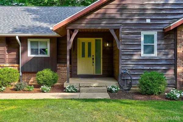 Grand Rapids, MI 49505,2311 Rothbury Court NE