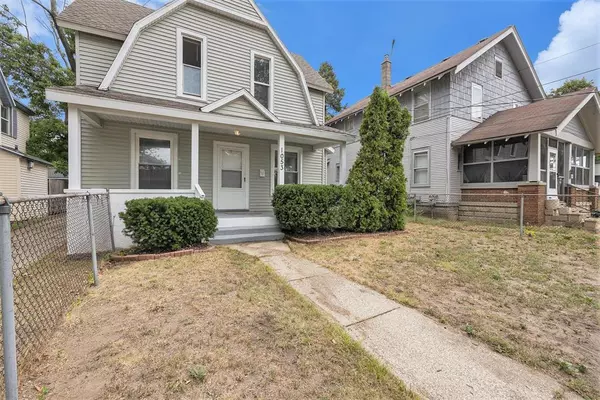 1053 Watkins Street SE, Grand Rapids, MI 49507