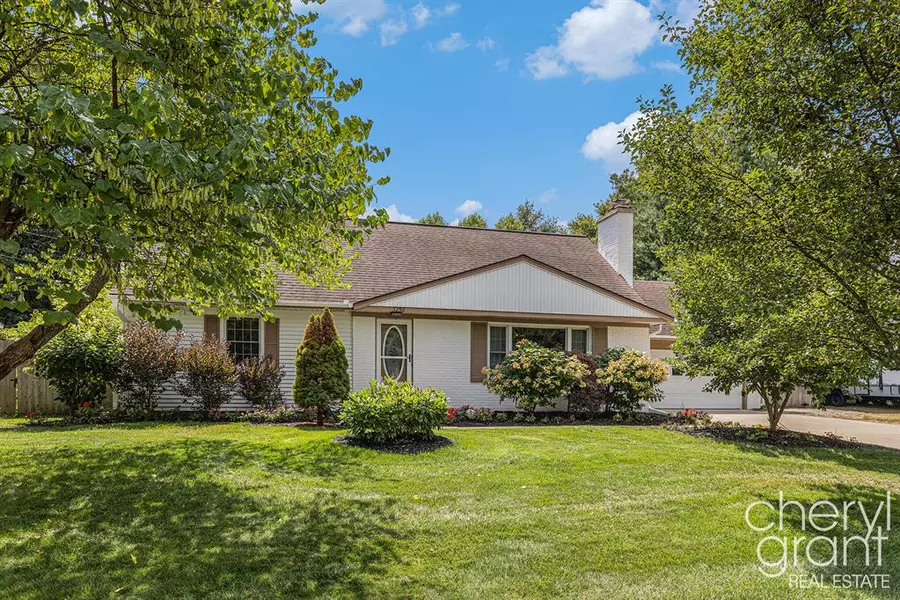 3258 Sunnyhill Street NE, Plainfield Twp, MI 49341