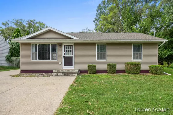 152 52nd Street SE, Kentwood, MI 49548