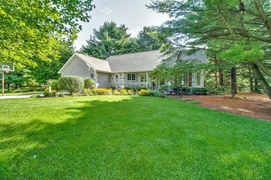 130 Pheasantwood Trail, Pennfield Twp, MI 49017