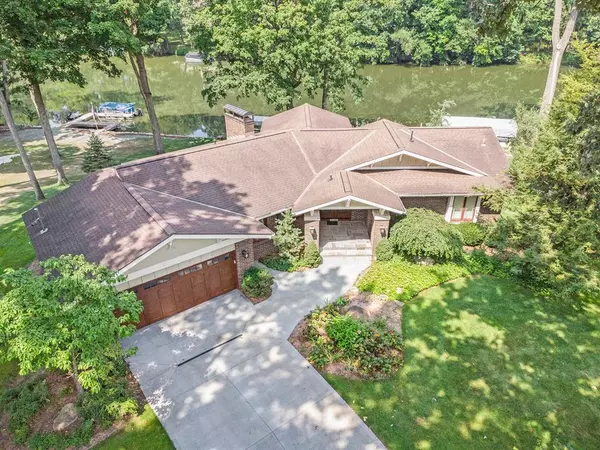 2495 Cascade Springs Drive SE, Cascade Twp, MI 49546