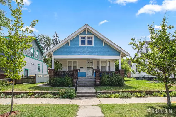 1010 Oakdale Street SE, Grand Rapids, MI 49507