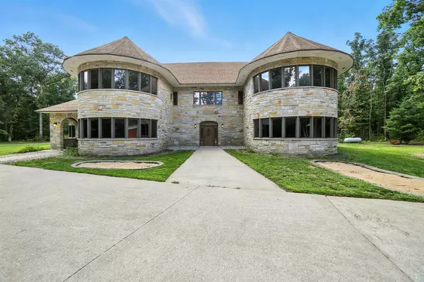 2404 W 10 1/2 Mile Road, Eden Twp, MI 49644