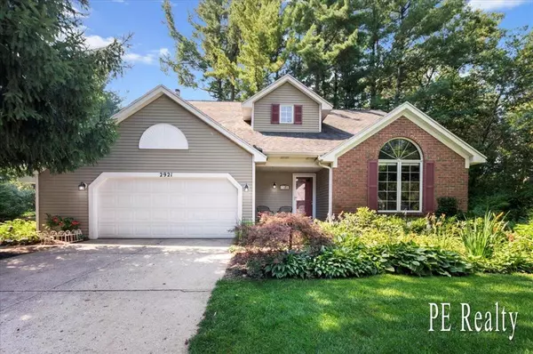 2921 Bird Avenue NE, Grand Rapids Twp, MI 49525