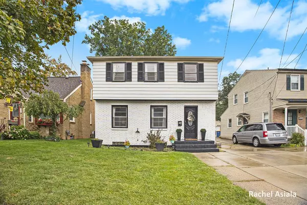 12 Wallinwood Avenue NE, Grand Rapids, MI 49503