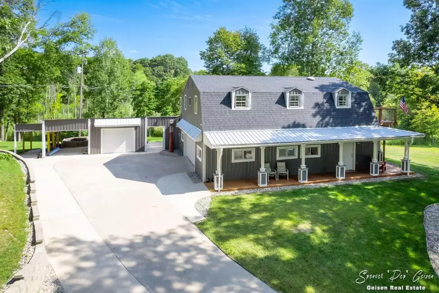 1420 S Bracy Avenue, Greenville, MI 48838