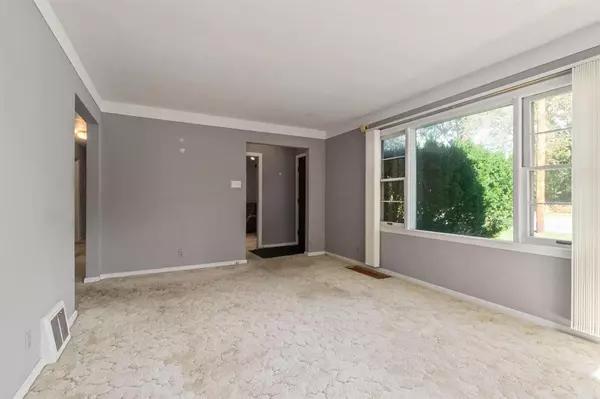 East Grand Rapids, MI 49506,2736 Cascade Road SE