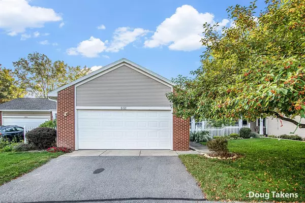 681 Strawberry Valley Avenue NW, Alpine Twp, MI 49321
