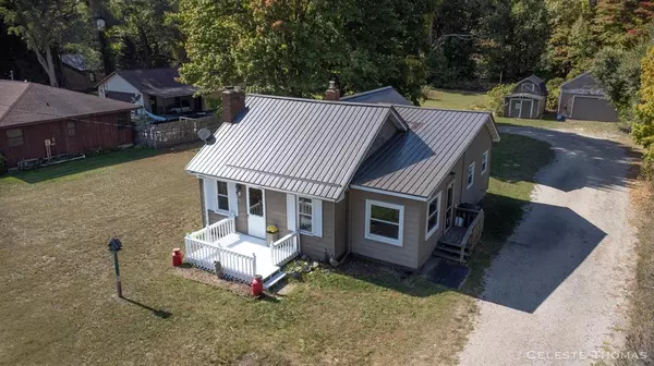 1641 N Buys Road, Laketon Twp, MI 49445