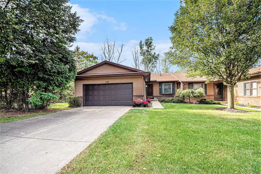 2058 Ken Ade NE, Grand Rapids, MI 49505