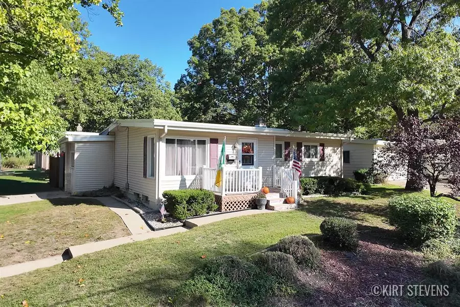 1045 40th Street SW, Wyoming, MI 49509