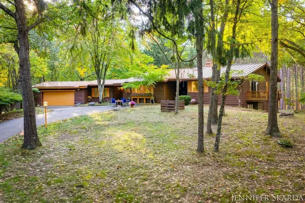 7380 Leonard Street NE, Ada Twp, MI 49301