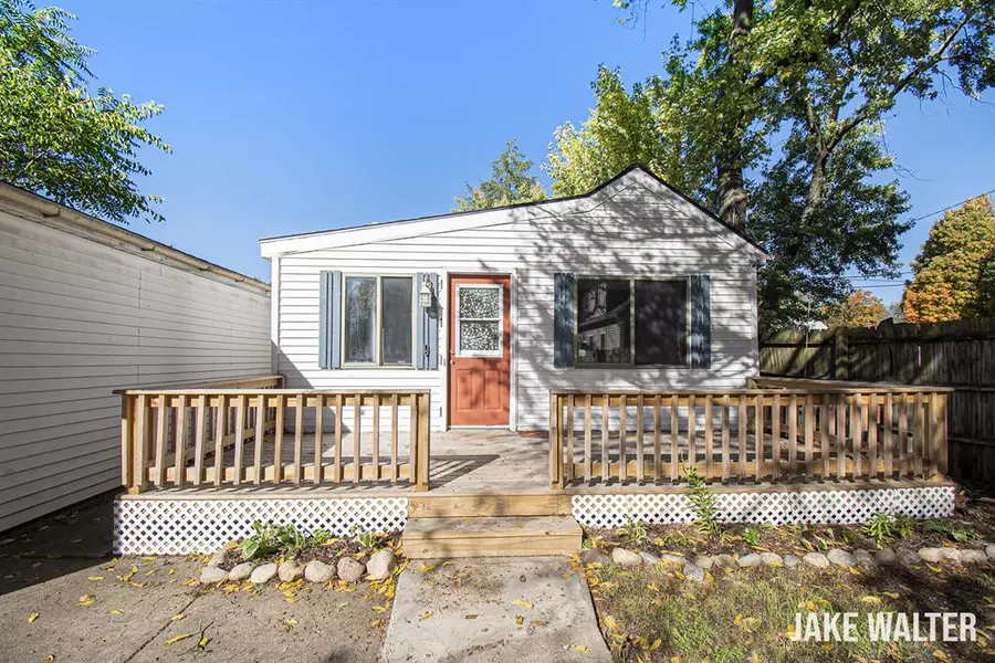 1043 Merrifield Street SE, Grand Rapids, MI 49507