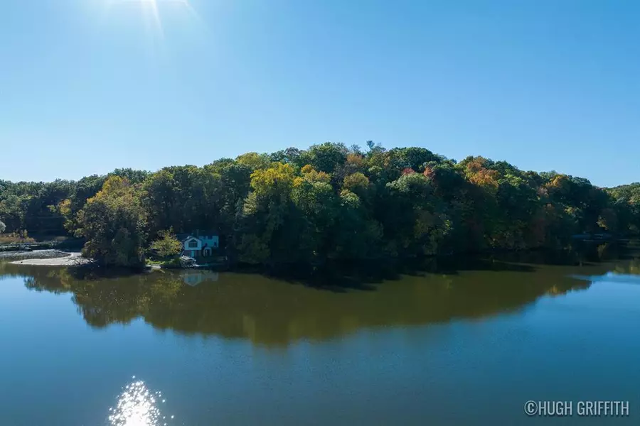 6811 Burger Drive SE, Cascade Twp, MI 49546