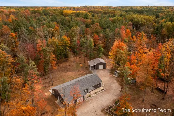 8232 Holton Road, Holton Twp, MI 49425