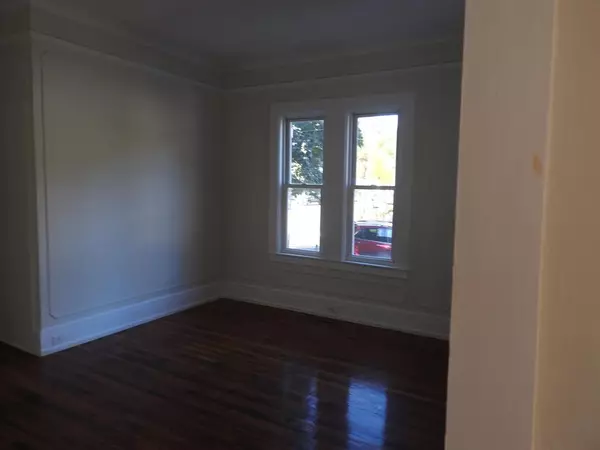 Grand Rapids, MI 49504,827 West fulton Street W