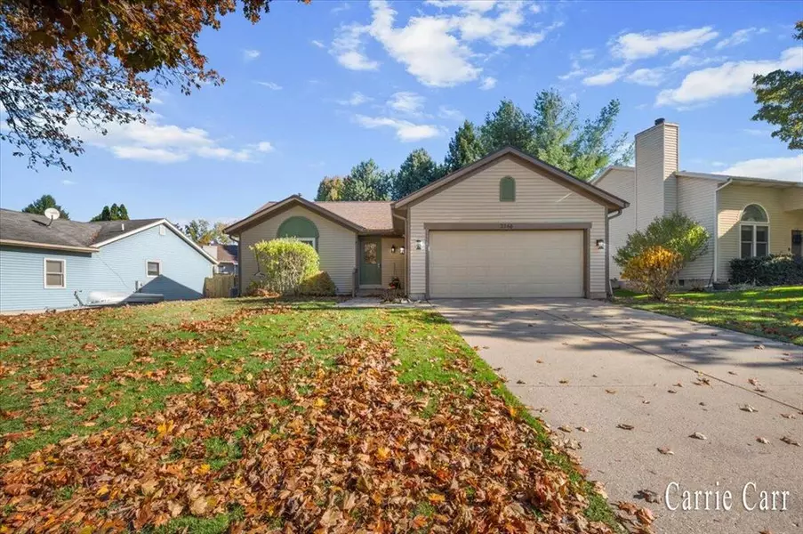 2268 Thistledowne Drive NE, Grand Rapids, MI 49505