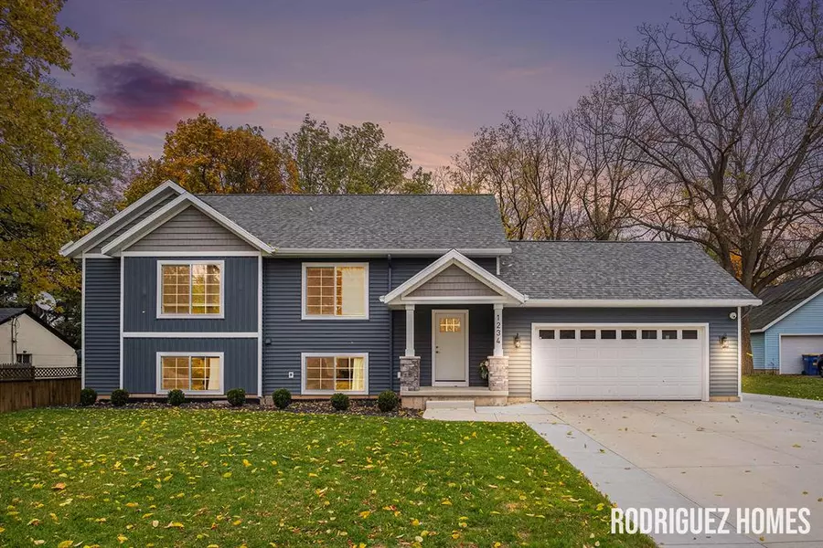 1234 Northrup Avenue NW, Grand Rapids, MI 49504