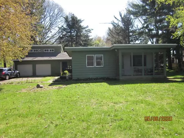 64051 41st Street, Paw Paw Twp, MI 49079